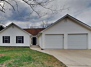 19 Ridgefield Dr, Douglasville, GA 30134