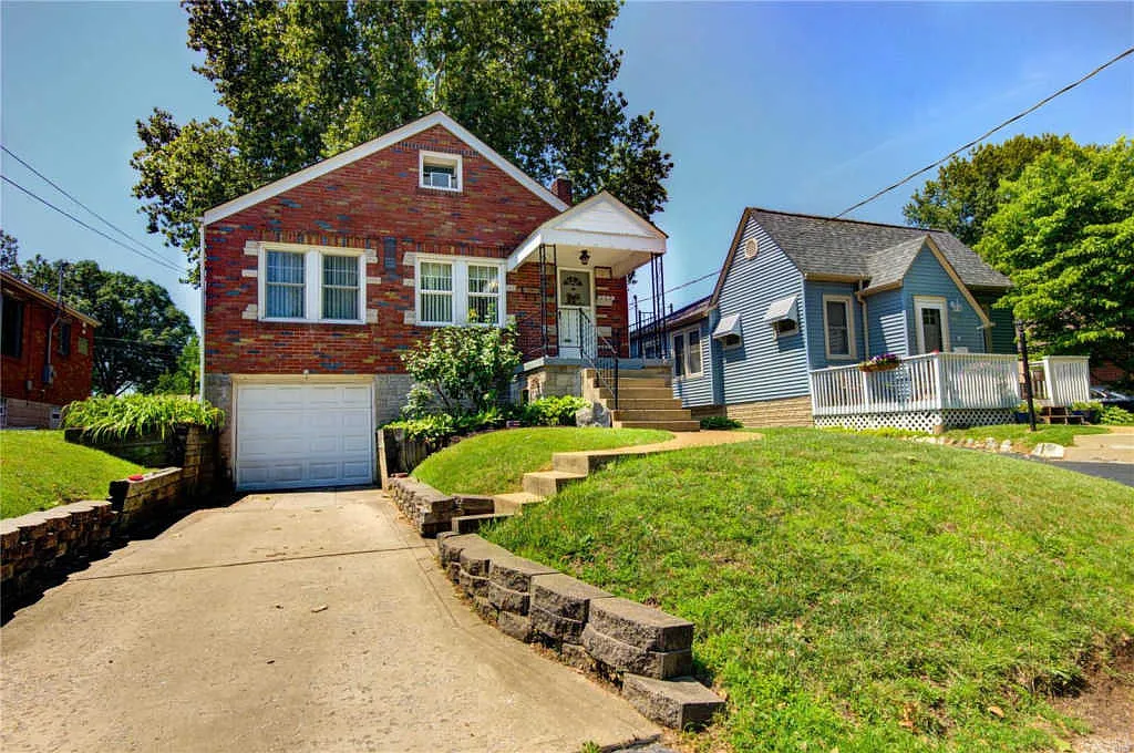 5846 Staely Ave photo 1