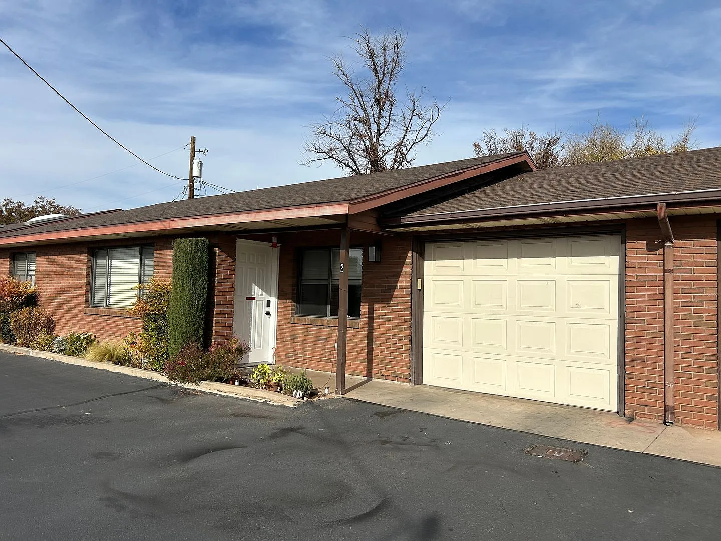 Available now -2 bed, 2 bath, 1 car garage. Heart of St George — Photo 2
