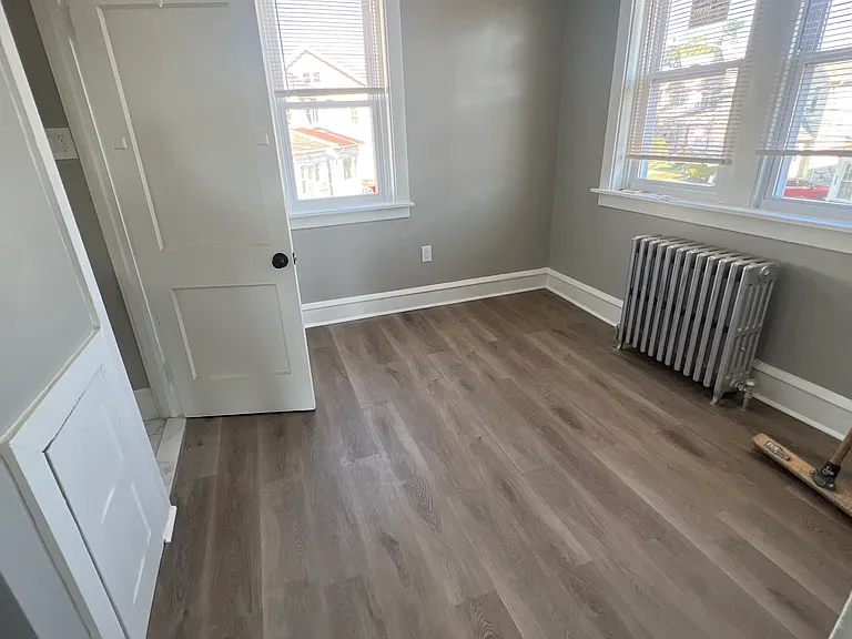 202-206 Berbro Ave #B — Photo 3