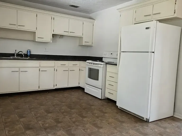 1021 Saint Martins Ave — Photo 5