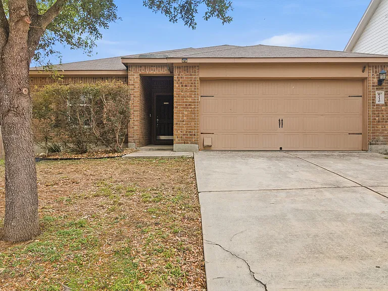 6230 Lake Victoria St — Photo 2