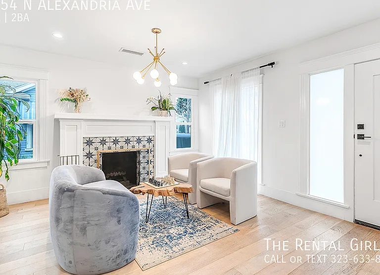 1154 N Alexandria Ave — Photo 3