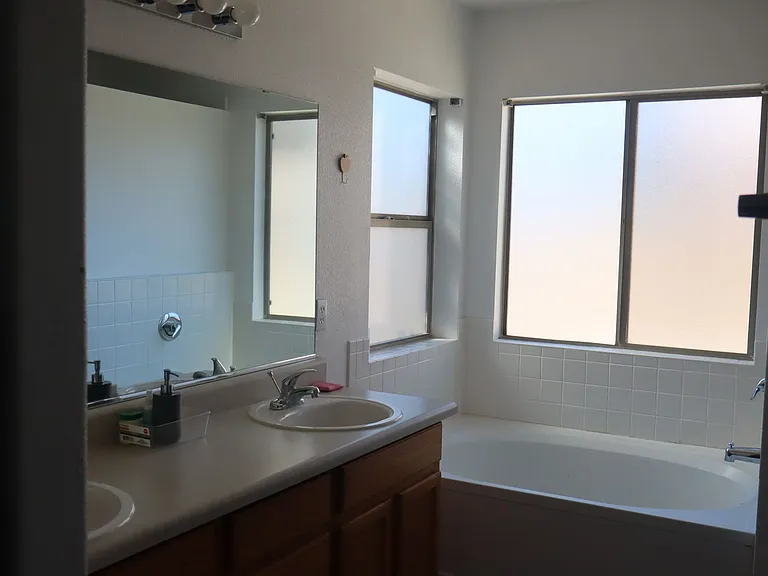 5284 Calle Granada — Photo 16