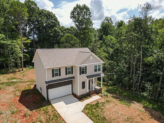 4th image of 130 Kingswood Dr