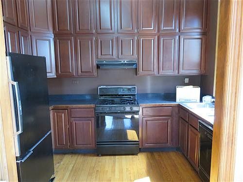 3rd image of 1215 N Damen Ave #2B
