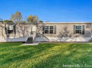 1412 Red Oak Ln NE, Belmont, MI 49306