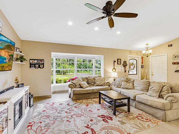 4th image of 13264 53rd Ct N