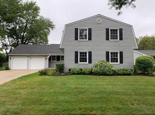 921 N Hedgewood Dr, Palatine, IL 60074