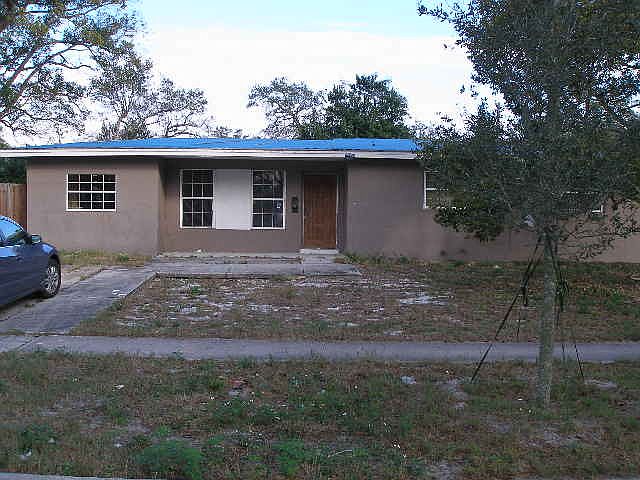 1st image of 214 Wilshire Dr