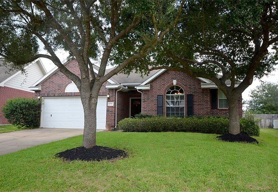 1st image of 15706 Bending Birch Dr