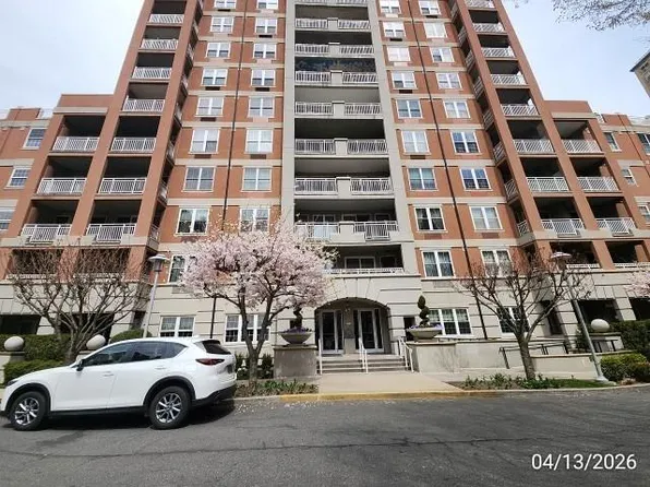 65 Oceana Dr E APT 7A, Brooklyn, NY 11235