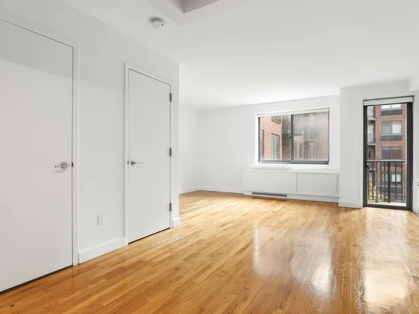 101 West 15th Street image 1 of 5