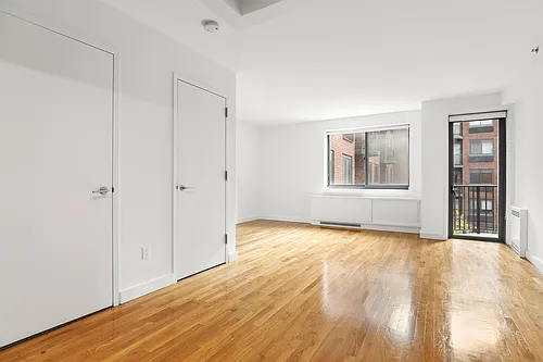 101 W 15th St #216 Photo 1