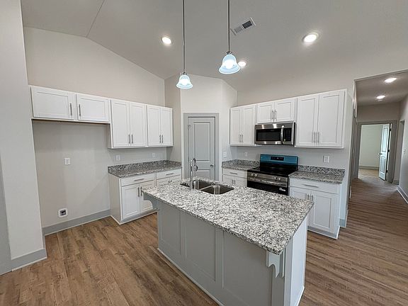 5th image of 2969 S Bunker Hill Dr #100 & 200