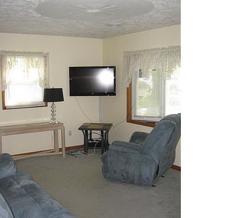 4th image of 29 Waterbury Dr