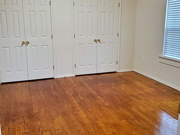 5th image of 2614 2nd Ave