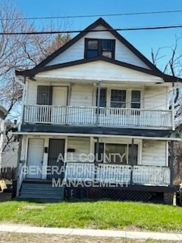 2 bed, 1.0 bath, $700 — Photo 1