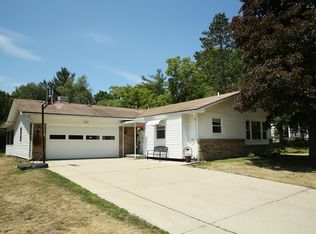 227 S Sears St, Reed City, MI 49677