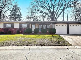 1200 Coronation Dr, Saint Louis, MO 63125