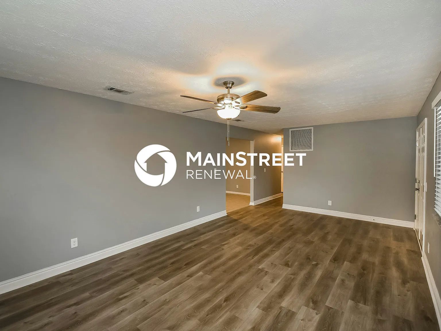 4605 Silver Ridge Dr — Photo 4