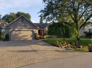 792 Ridgemont Dr, Burlington, WI 53105