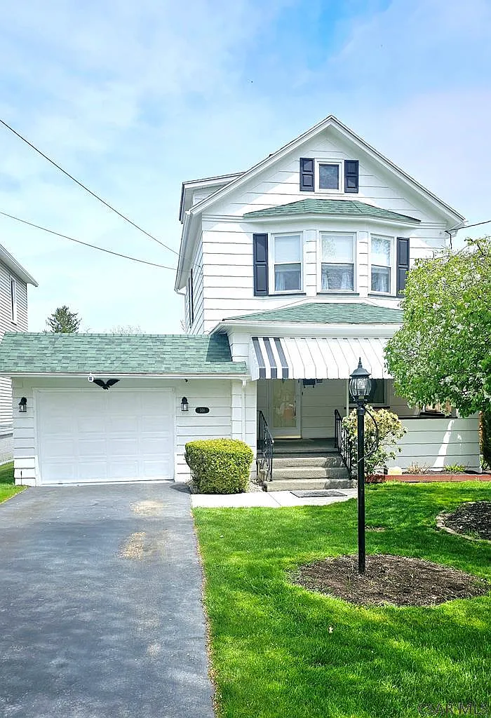 148 Violet St photo 1