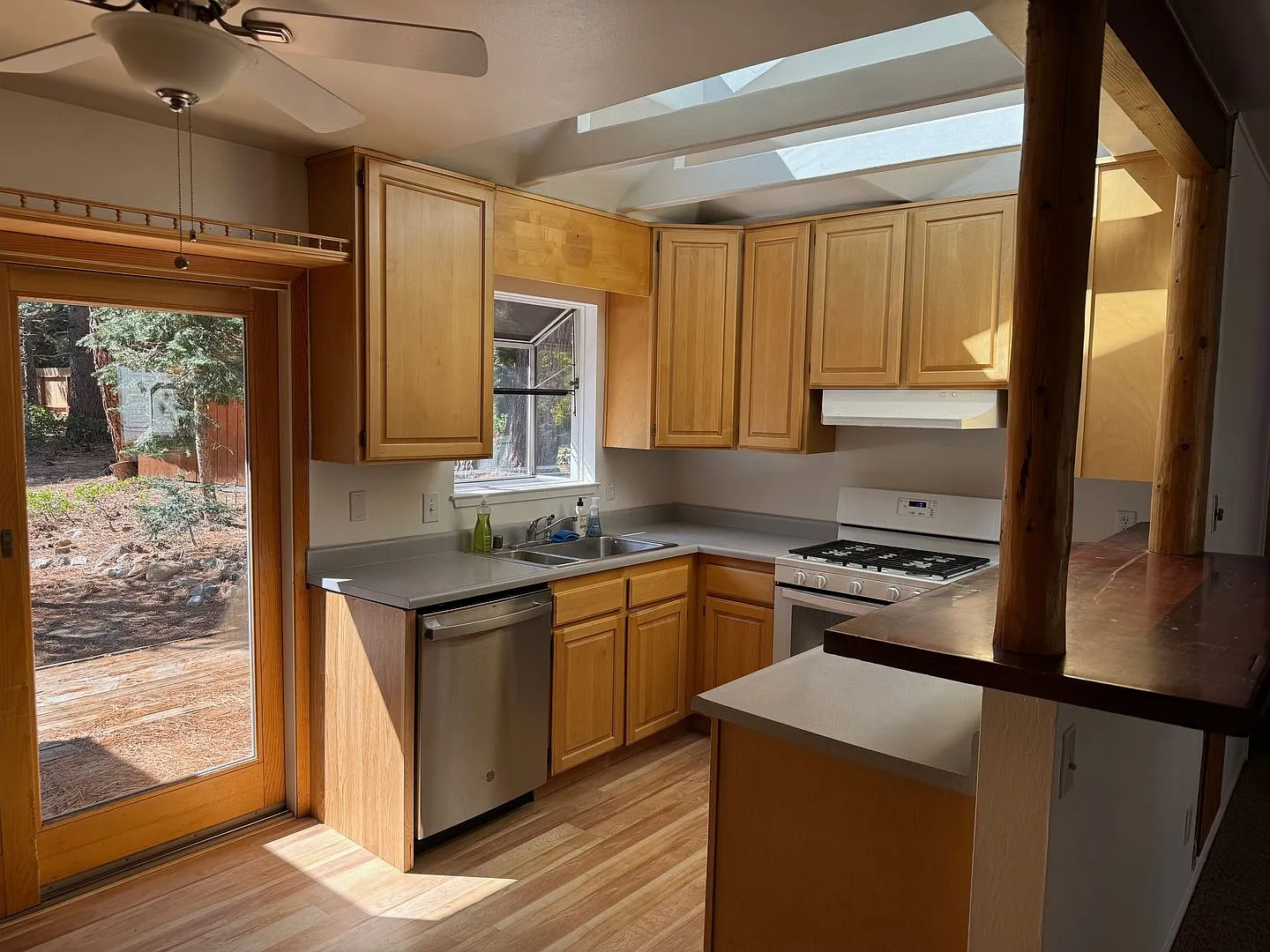 3 Bedroom 2 Bath 2 Car Garage — Photo 4