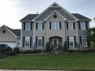 1267 Adler Ln, Carol Stream, IL 60188