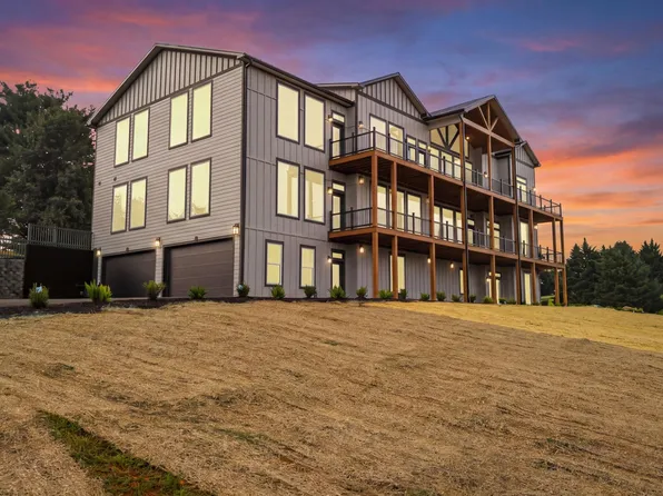 1495 Wendron Moors Dr, Sevierville, TN 37862