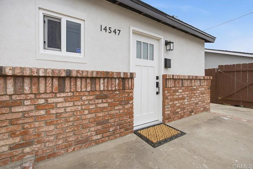 1 bed, 420 sqft, $2,500 — Photo 1