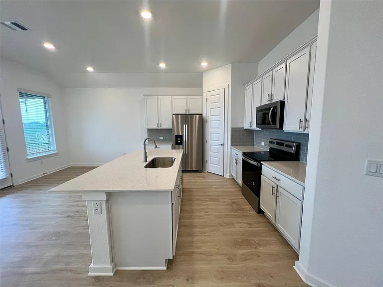 400 Barton Run Dr — Photo 3