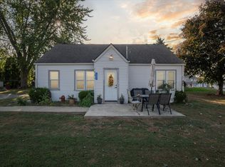 1291 Main St, Manitou Beach, MI 49253