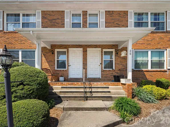 28 Capri Ln #3-A, Hendersonville, NC 28792