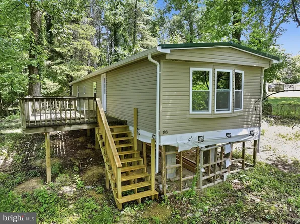 88 Campsite Ct, Harpers Ferry, WV 25425