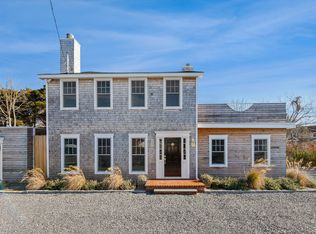 81 Foster Ave, Hampton Bays, NY 11946