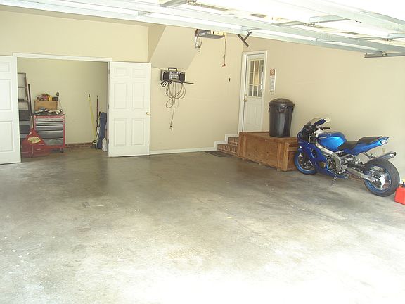 3rd image of 2765 Dogwood Cir