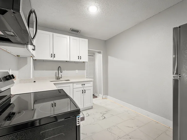 3524 Boulevard #3 — Photo 8
