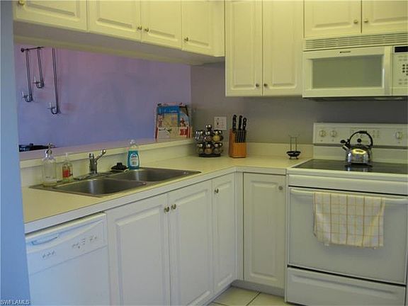 4th image of 14831 Park Lake Dr APT 105
