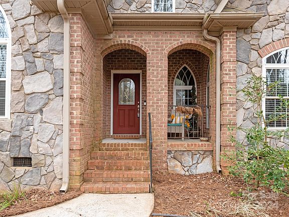 2nd image of 7404 Walnut Crest Dr
