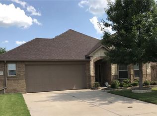 5927 Ivy Glen Dr, Grand Prairie, TX 75052