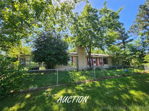 2700 N Witte St, Poteau, OK 74953