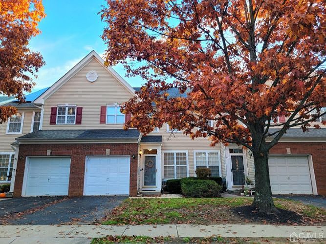 2nd image of 33 Chatham Ct