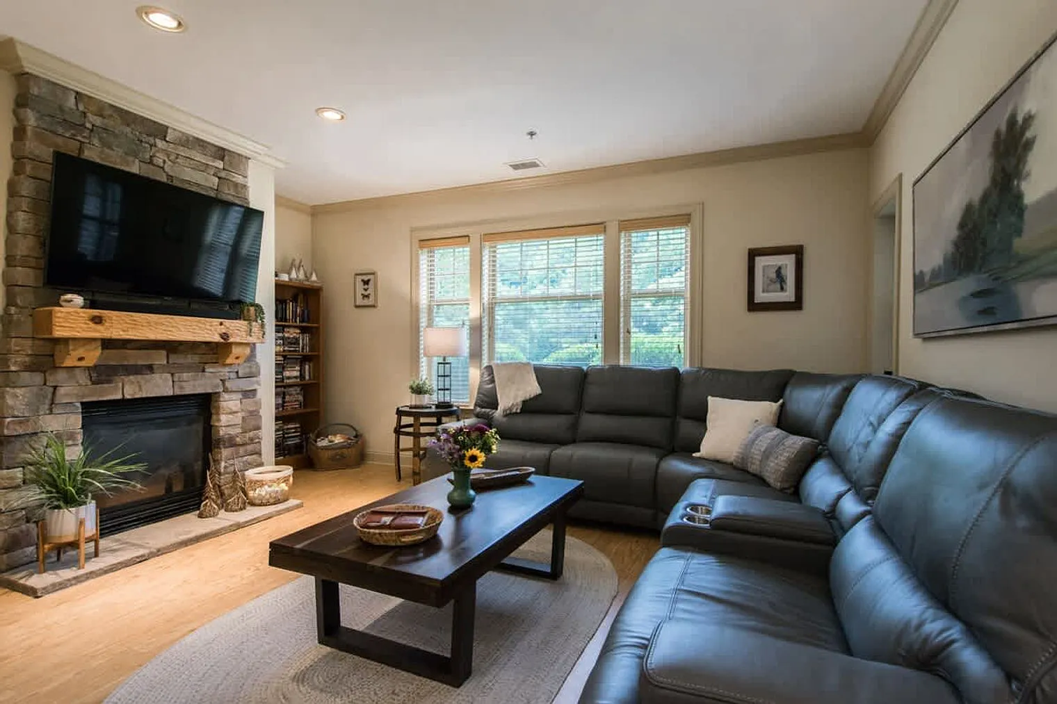 2 bed, 2.0 bath, 1194 sqft, $2,957 — Photo 1