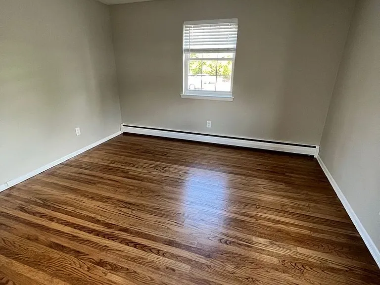 303 Plainfield Ave — Photo 9