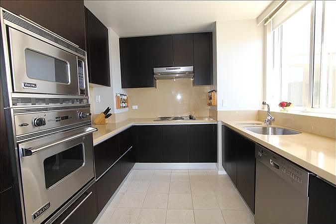 1st image of 1835 Franklin St APT 1002