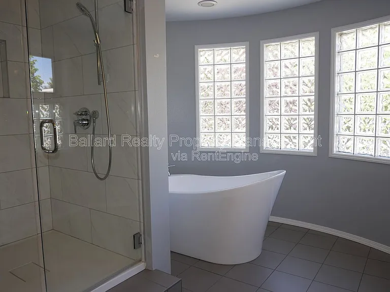 1737 NW 64th St — Photo 23