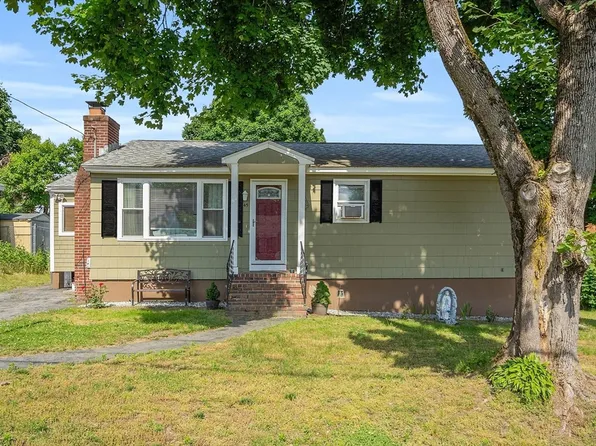 45 Pinehurst Ave, Methuen, MA 01844