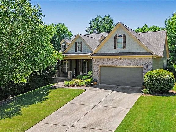 4th image of 27 Roberson Dr NE
