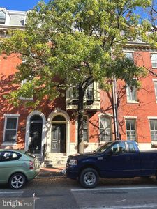 937 Spruce St, Philadelphia, PA, 19107